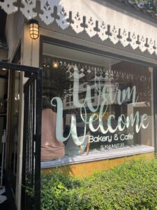 Warm welcome bakery &cafe 